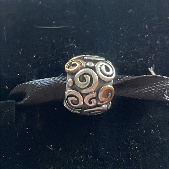 Pandora swirls with 14k gold - Picture 2 of 3